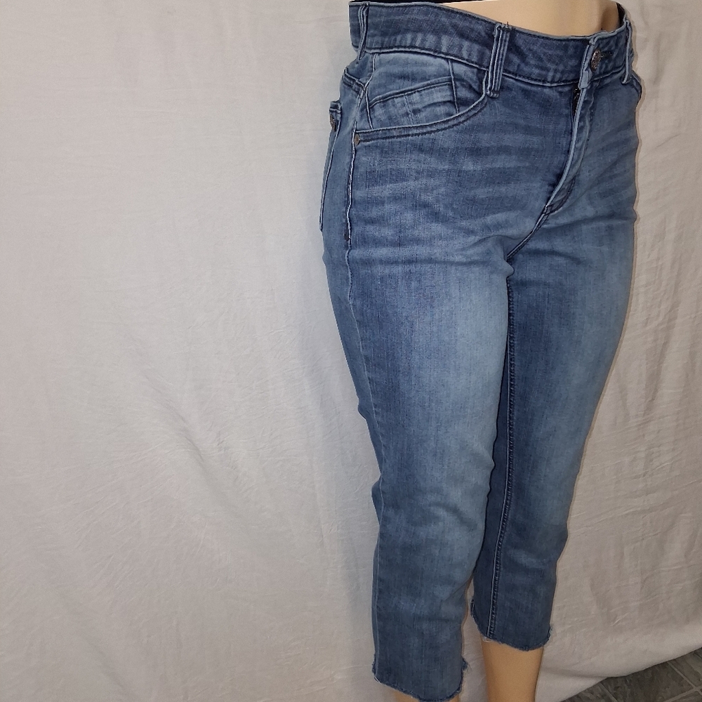 Democracy Cropped Blue Jeans Size 8p - Picture 16 of 16